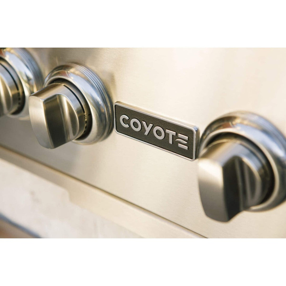COYOTE - 50" Hybrid Grill, LP Gas, 120V/60Hz